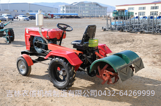 NX32型四輪(lún)拖拉機2