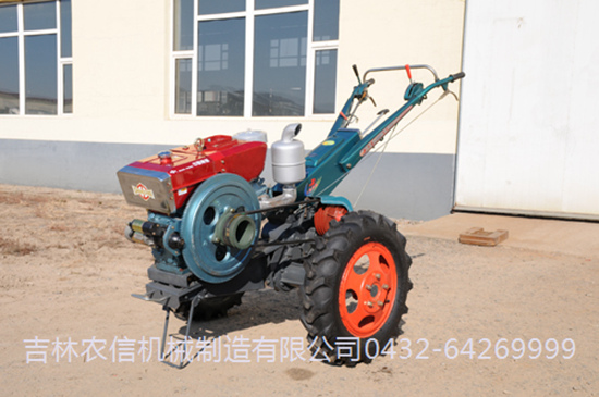 NX181型(xíng)四驅手扶(fú)拖拉機