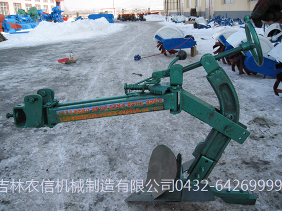 1LSW-135型(xíng)水旱田兩(liǎng)用犁